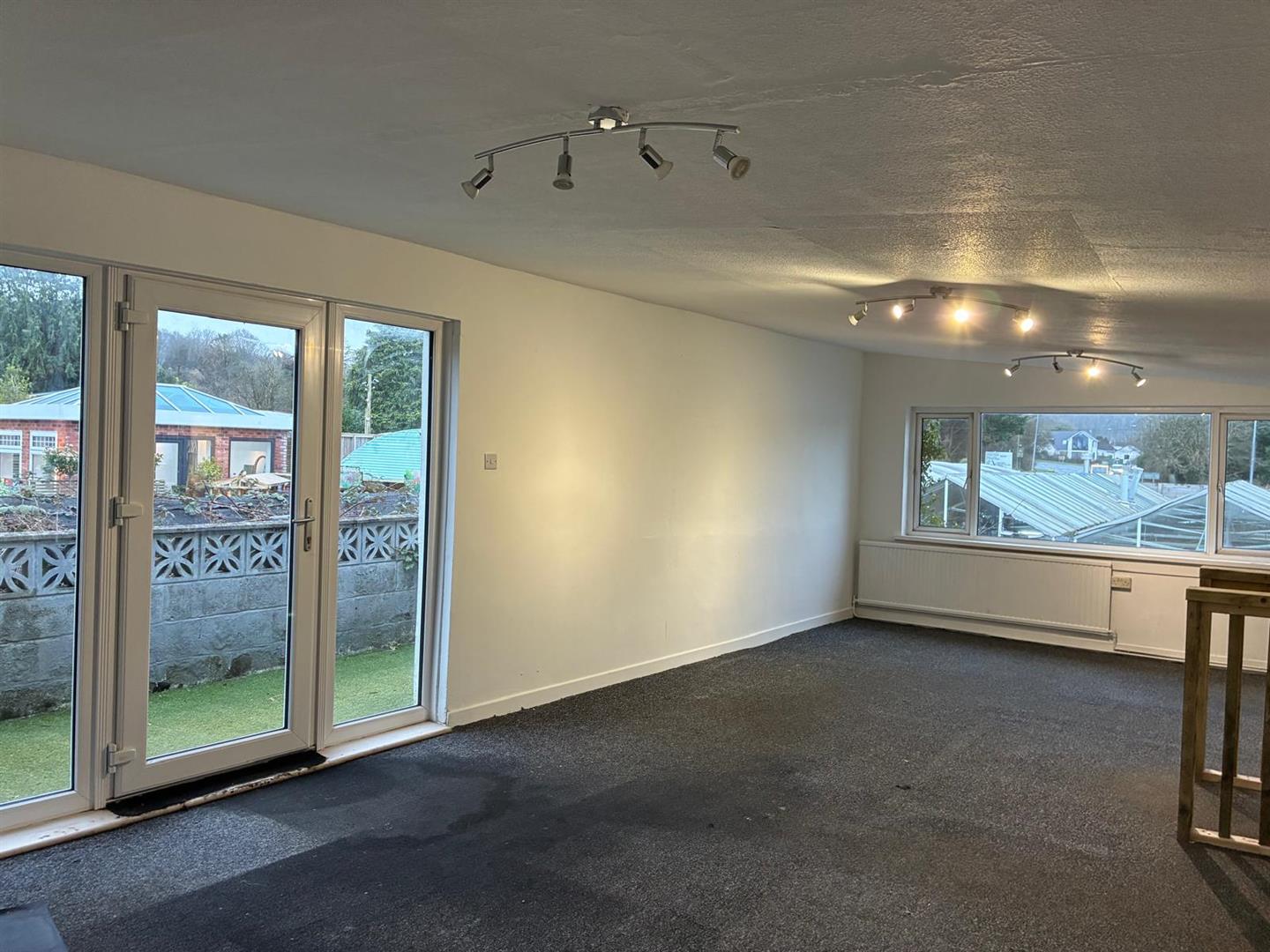 Two Storey Retail/Business Unit, Dinas House, Wick Road, Ewenny, Vale of Glamorgan, CF35 5BL